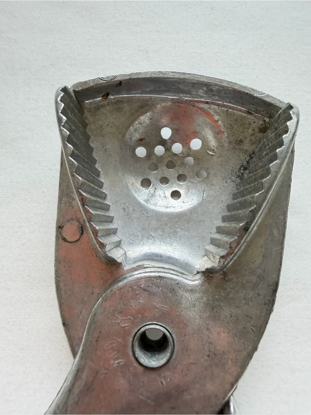 Vintage Irvin Ware Hand Held Citrus Squeezer/Juicer Made In The USA